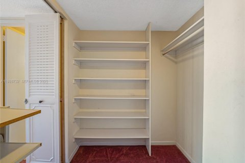 Купить кондоминиум в Халландейл-Бич, Флорида 1 спальня, 107.95м2, № 1987200 - фото 25