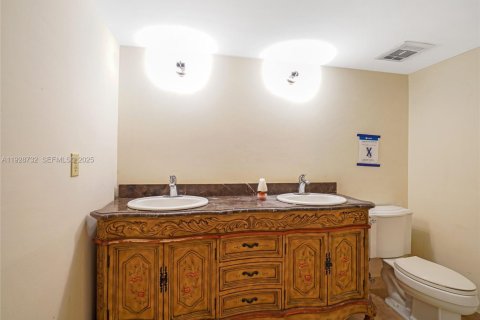 Купить кондоминиум в Халландейл-Бич, Флорида 1 спальня, 107.95м2, № 1987200 - фото 20