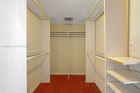 Купить кондоминиум в Халландейл-Бич, Флорида 1 спальня, 107.95м2, № 1987200 - фото 24