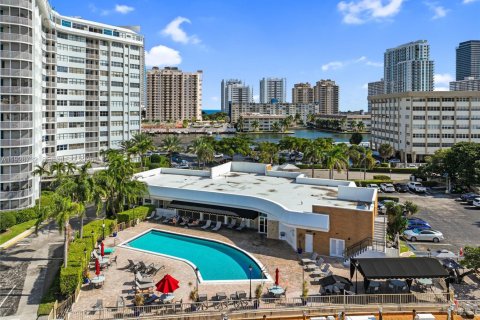 Купить кондоминиум в Халландейл-Бич, Флорида 1 спальня, 107.95м2, № 1987200 - фото 29