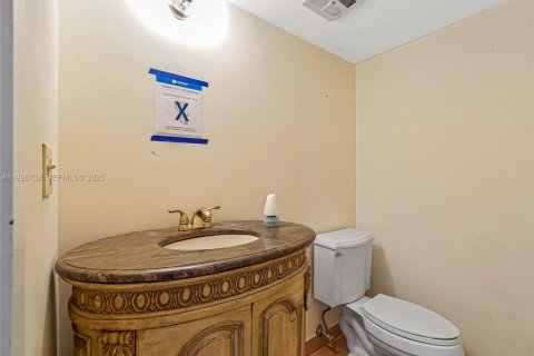 Купить кондоминиум в Халландейл-Бич, Флорида 1 спальня, 107.95м2, № 1987200 - фото 12