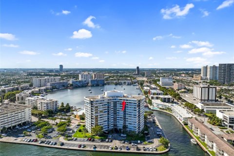 Купить кондоминиум в Халландейл-Бич, Флорида 1 спальня, 107.95м2, № 1987200 - фото 27