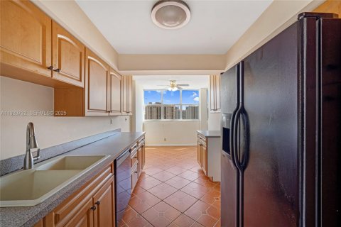 Купить кондоминиум в Халландейл-Бич, Флорида 1 спальня, 107.95м2, № 1987200 - фото 17