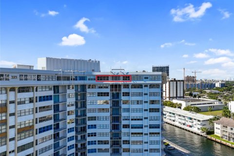 Купить кондоминиум в Халландейл-Бич, Флорида 1 спальня, 107.95м2, № 1987200 - фото 2