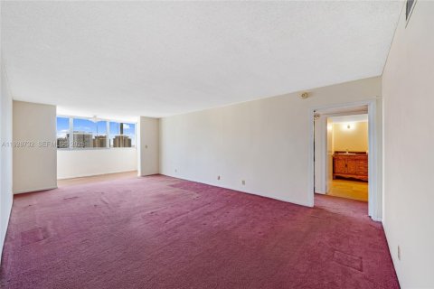 Купить кондоминиум в Халландейл-Бич, Флорида 1 спальня, 107.95м2, № 1987200 - фото 6