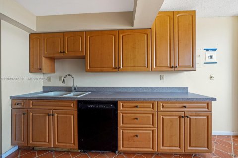 Купить кондоминиум в Халландейл-Бич, Флорида 1 спальня, 107.95м2, № 1987200 - фото 16