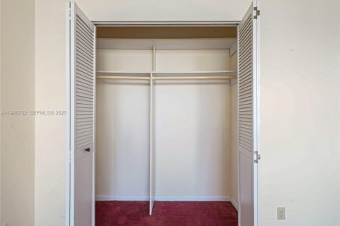 Купить кондоминиум в Халландейл-Бич, Флорида 1 спальня, 107.95м2, № 1987200 - фото 22