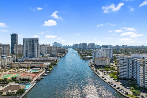 Купить кондоминиум в Халландейл-Бич, Флорида 1 спальня, 107.95м2, № 1987200 - фото 30
