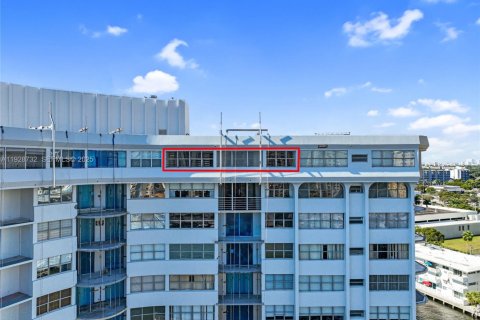 Купить кондоминиум в Халландейл-Бич, Флорида 1 спальня, 107.95м2, № 1987200 - фото 26