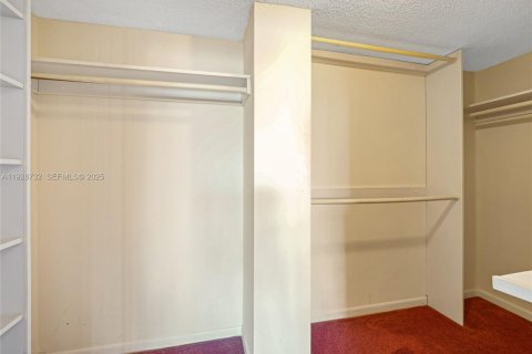 Купить кондоминиум в Халландейл-Бич, Флорида 1 спальня, 107.95м2, № 1987200 - фото 23