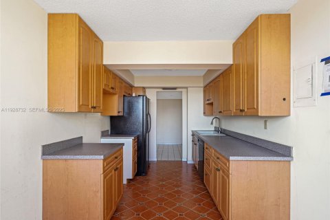 Купить кондоминиум в Халландейл-Бич, Флорида 1 спальня, 107.95м2, № 1987200 - фото 14