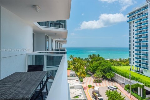 Condo in Miami Beach, Florida, 2 bedrooms № 2000768