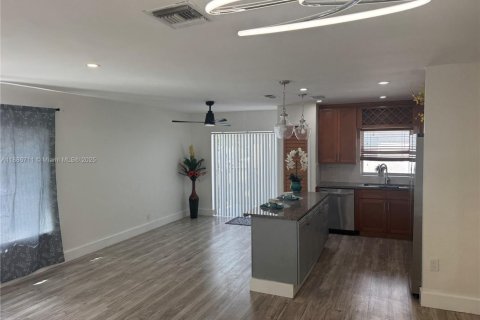 Copropriété à louer à Lauderhill, Floride: 3 chambres, 125.42 m2 № 1941646 - photo 15