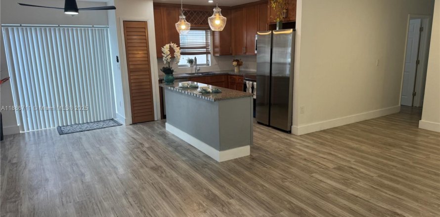 Condo à Lauderhill, Floride, 3 chambres  № 1941646