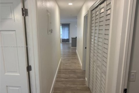 Copropriété à louer à Lauderhill, Floride: 3 chambres, 125.42 m2 № 1941646 - photo 18