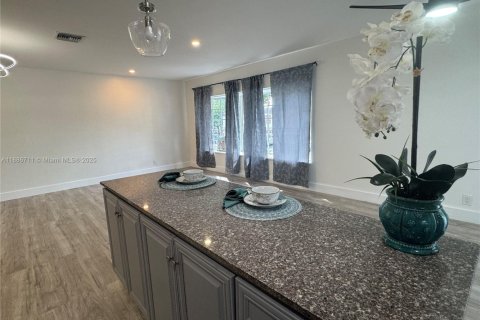 Copropriété à louer à Lauderhill, Floride: 3 chambres, 125.42 m2 № 1941646 - photo 12