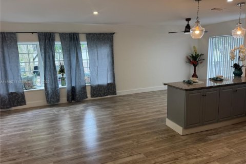Copropriété à louer à Lauderhill, Floride: 3 chambres, 125.42 m2 № 1941646 - photo 3