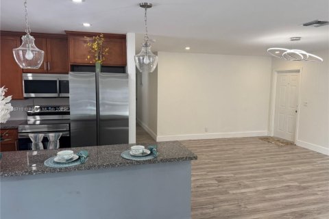 Copropriété à louer à Lauderhill, Floride: 3 chambres, 125.42 m2 № 1941646 - photo 11