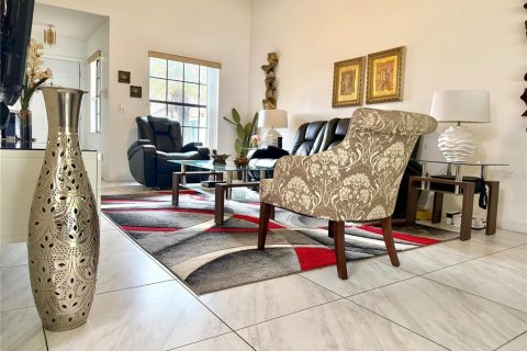 Adosado en venta en Kissimmee, Florida, 2 dormitorios, 131.74 m2 № 2115163 - foto 5
