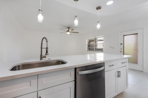 Condo in Delray Beach, Florida, 2 bedrooms  № 2175926 - photo 6