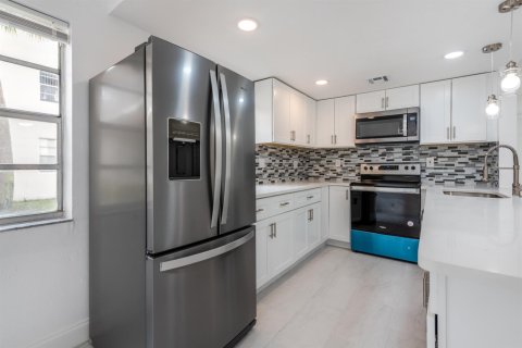 Condo in Delray Beach, Florida, 2 bedrooms  № 2175926 - photo 4