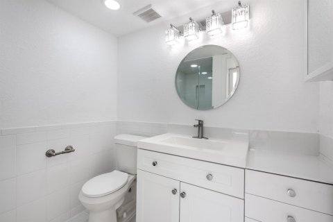 Condo in Delray Beach, Florida, 2 bedrooms  № 2175926 - photo 14