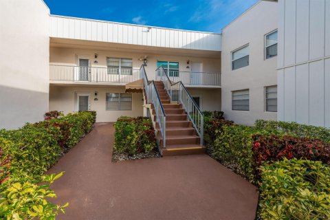 Condo in Delray Beach, Florida, 2 bedrooms  № 2175926 - photo 21