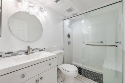 Condo in Delray Beach, Florida, 2 bedrooms  № 2175926 - photo 8