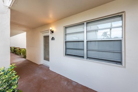 Condo in Delray Beach, Florida, 2 bedrooms  № 2175926 - photo 20
