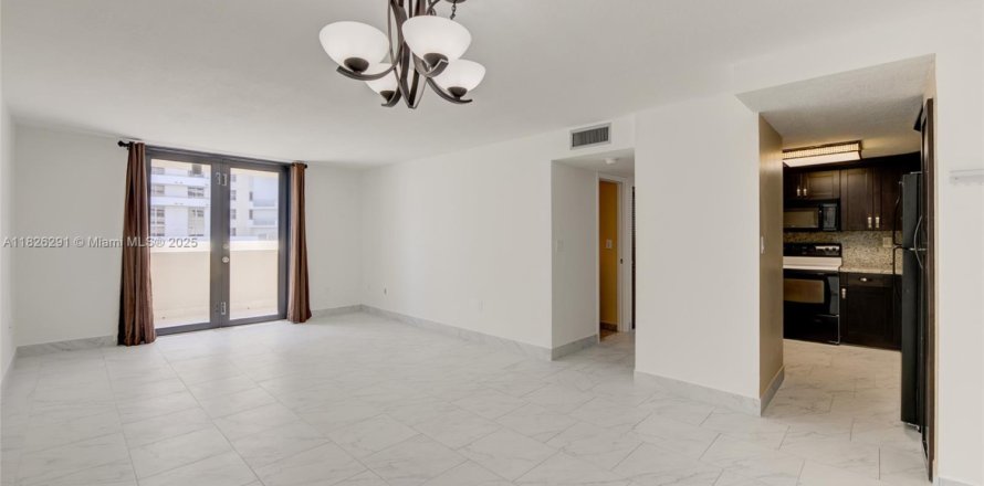 Condo in Miami Beach, Florida, 1 bedroom  № 1794650