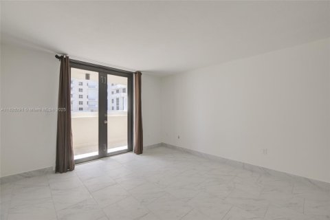 Condo in Miami Beach, Florida, 1 bedroom  № 1794650 - photo 9