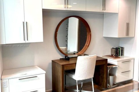 Снять в аренду кондоминиум в Майами-Бич, Флорида 1 спальня, 74.69м2, № 1992637 - фото 23