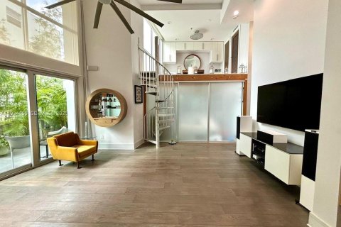 Снять в аренду кондоминиум в Майами-Бич, Флорида 1 спальня, 74.69м2, № 1992637 - фото 2