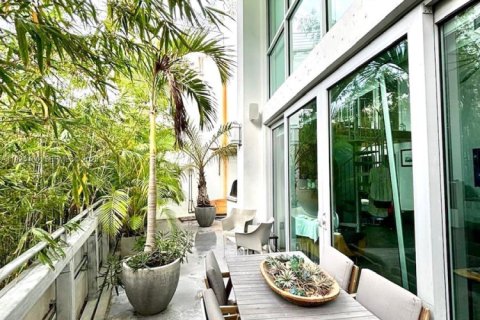 Снять в аренду кондоминиум в Майами-Бич, Флорида 1 спальня, 74.69м2, № 1992637 - фото 18