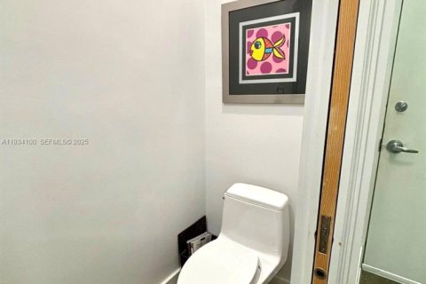 Снять в аренду кондоминиум в Майами-Бич, Флорида 1 спальня, 74.69м2, № 1992637 - фото 20