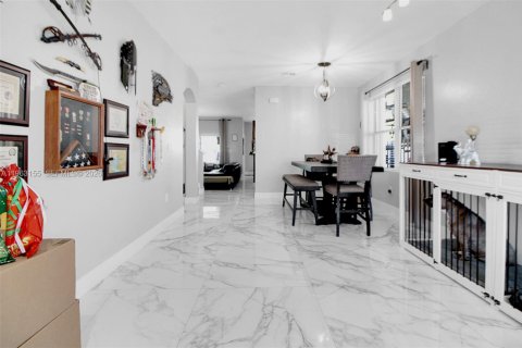 Купить виллу или дом в Хомстед, Флорида 5 спален, 263.38м2, № 2024214 - фото 5