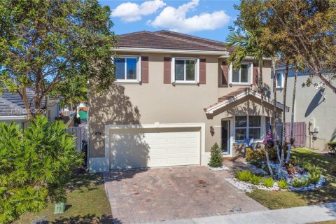 Купить виллу или дом в Хомстед, Флорида 5 спален, 263.38м2, № 2024214 - фото 2