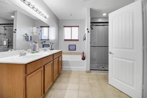 Купить виллу или дом в Хомстед, Флорида 5 спален, 263.38м2, № 2024214 - фото 22