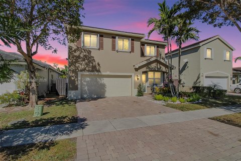 Дом в Хомстед, Флорида 5 спален, 263.38м2 № 2024214