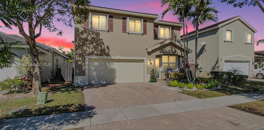 Дом в Хомстед, Флорида 5 спален, 263.38м2 № 2024214