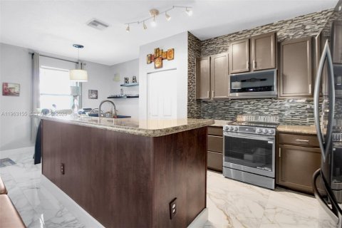 Купить виллу или дом в Хомстед, Флорида 5 спален, 263.38м2, № 2024214 - фото 10