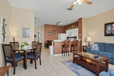 Touwnhouse à vendre à Kissimmee, Floride: 3 chambres, 133.78 m2 № 2324707 - photo 3