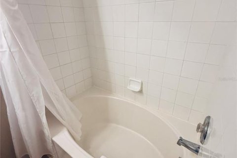 Touwnhouse à vendre à Kissimmee, Floride: 3 chambres, 133.78 m2 № 2324707 - photo 18