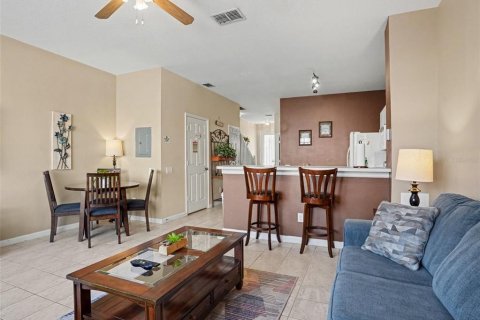 Touwnhouse à vendre à Kissimmee, Floride: 3 chambres, 133.78 m2 № 2324707 - photo 5