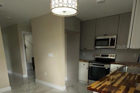House in Kissimmee, Florida 3 bedrooms, 122.63 sq.m. № 2425500 - photo 6