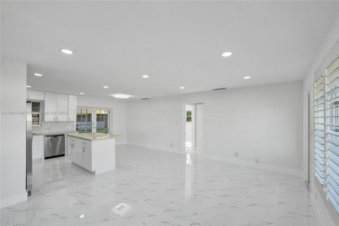 Casa en venta en Hollywood, Florida, 3 dormitorios № 1922389 - foto 9