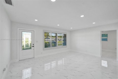 Casa en venta en Hollywood, Florida, 3 dormitorios № 1922389 - foto 13