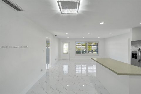 Casa en venta en Hollywood, Florida, 3 dormitorios № 1922389 - foto 21