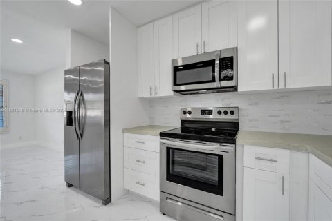 Casa en venta en Hollywood, Florida, 3 dormitorios № 1922389 - foto 24