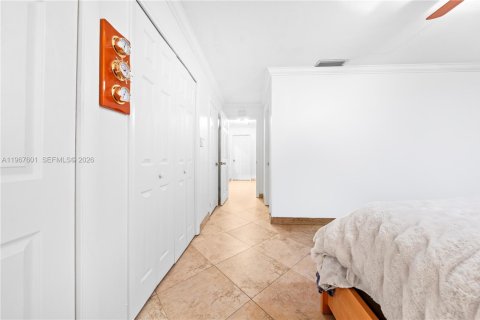 Casa en venta en Miami, Florida, 4 dormitorios, 168.06 m2 № 2029702 - foto 20